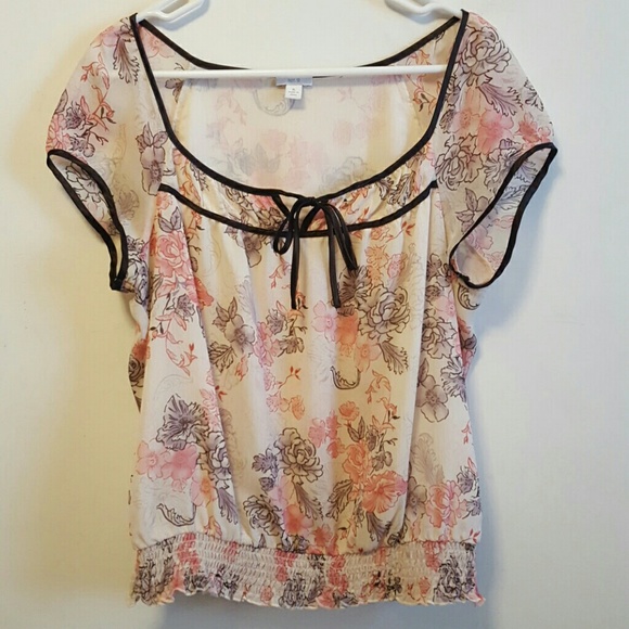 Floral peasant inspired blouse - Picture 1 of 4